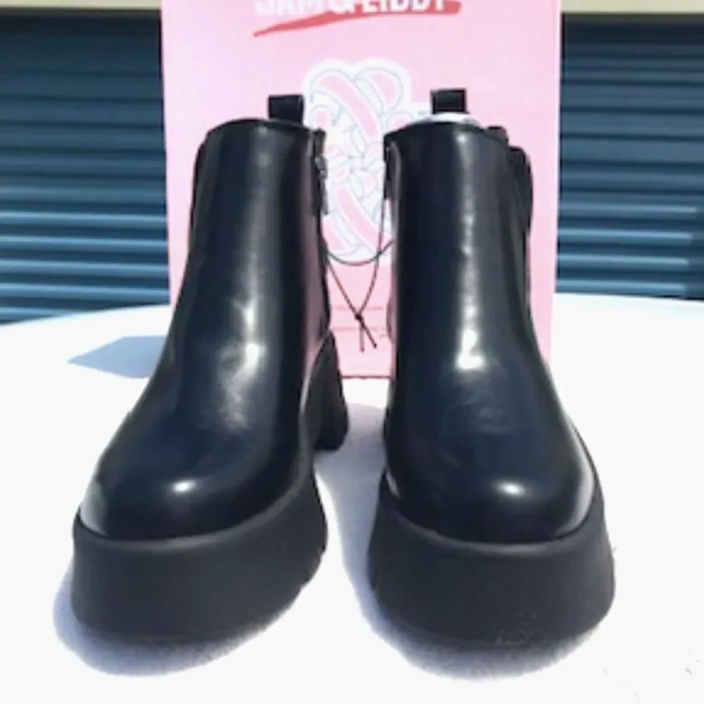 Women's Size: 7 Julia Booties Chelsea Upper w/ Chunky Bottom . Sam & Libby . New